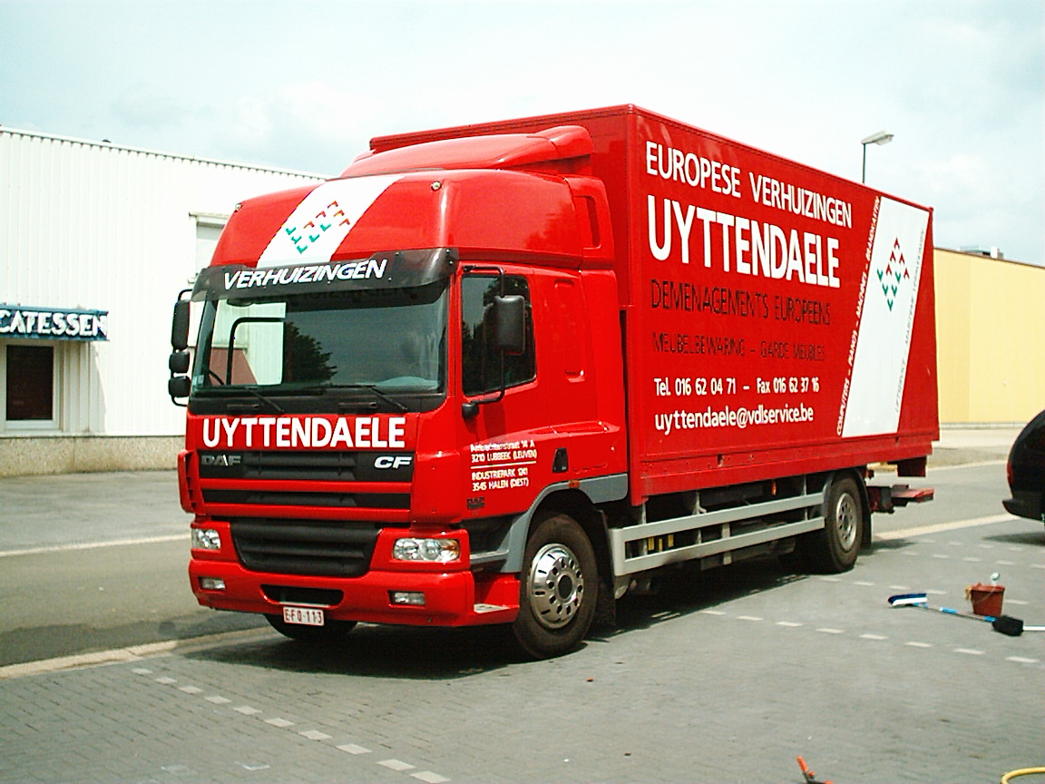 Verhuiswagen van Uyttendaele